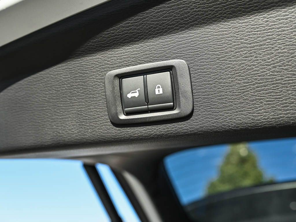 New 2025 Mitsubishi Outlander SEL image 9