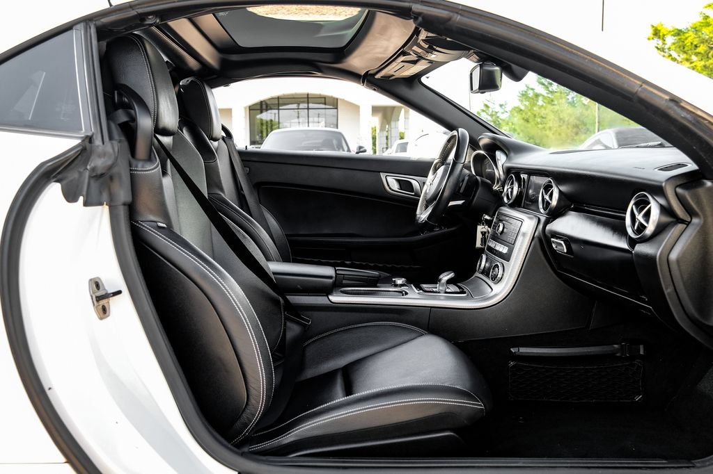 Used 2017 Mercedes-Benz SLC 300 image 31