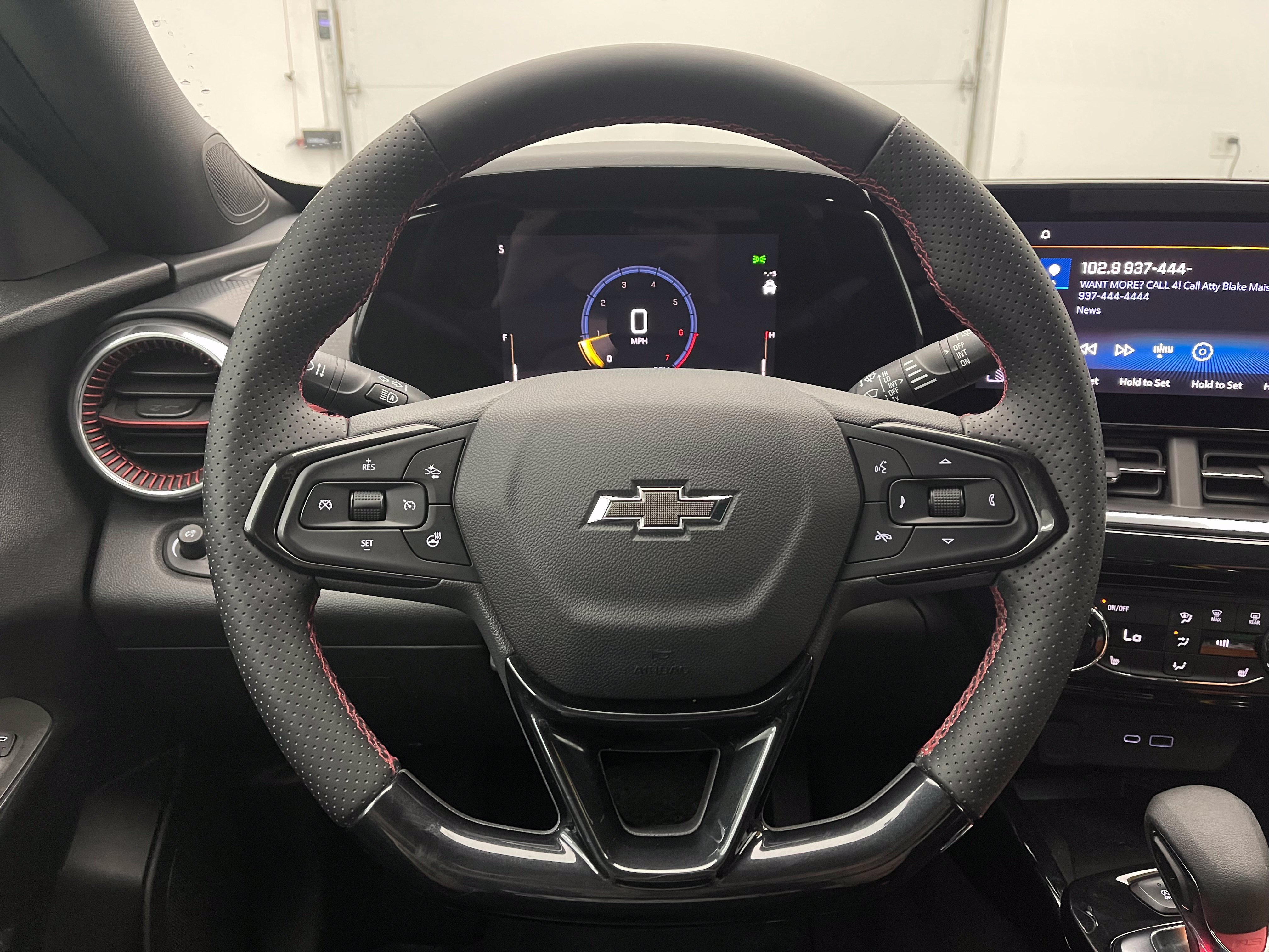 Used 2024 Chevrolet Trax RS w/ Sunroof Package FWD image 19