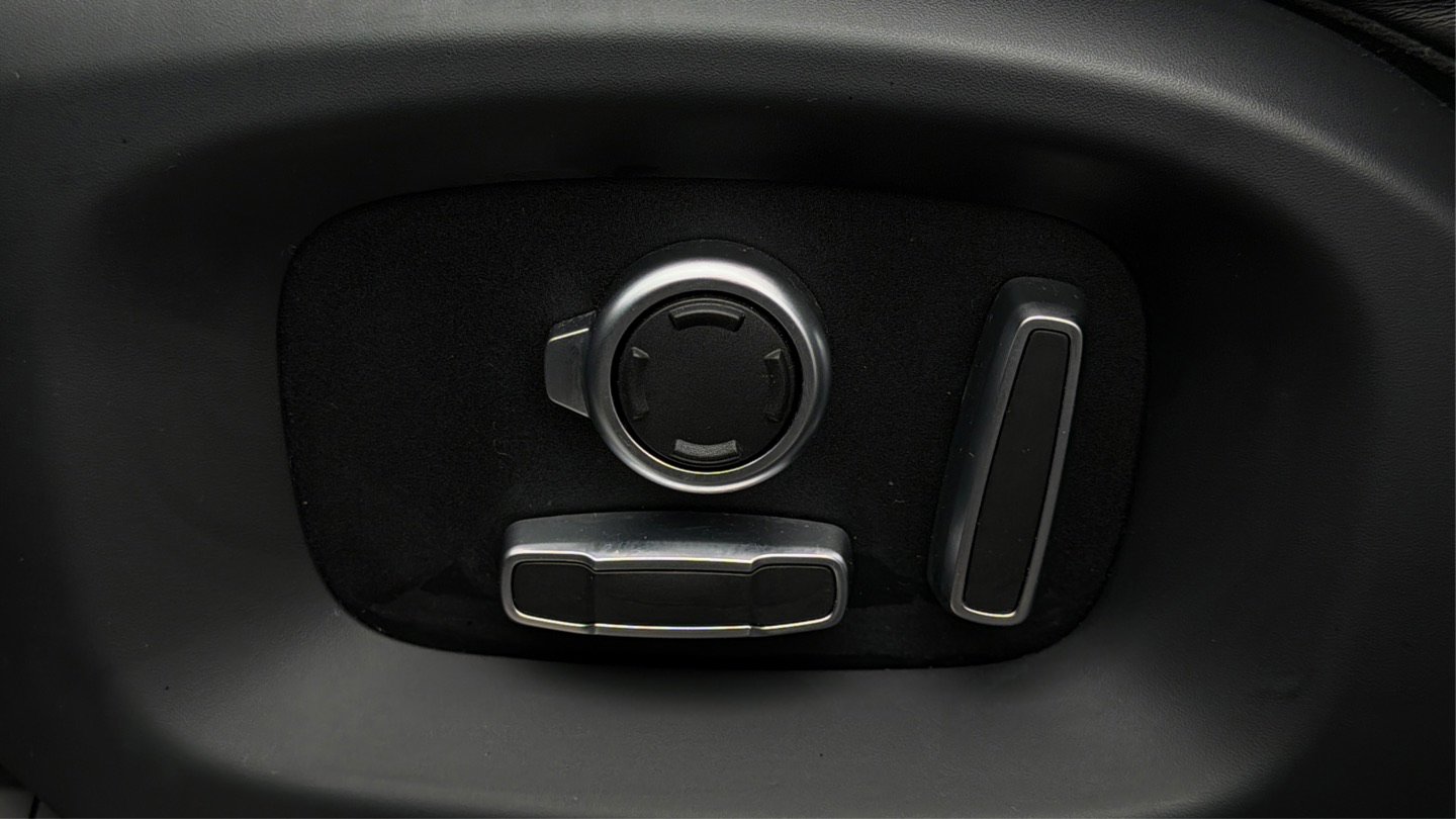 Used 2016 Land Rover Range Rover HSE image 46