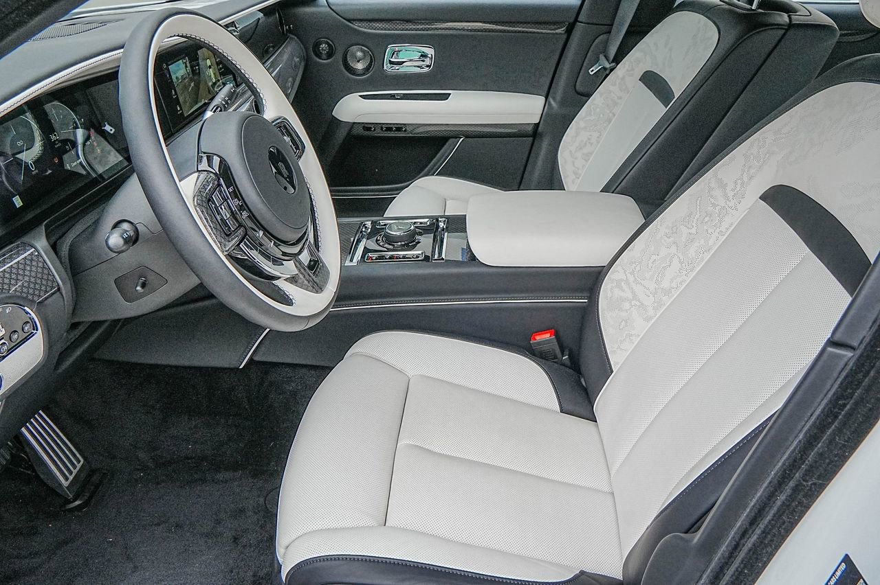New 2025 Rolls-Royce Ghost Black Badge image 19