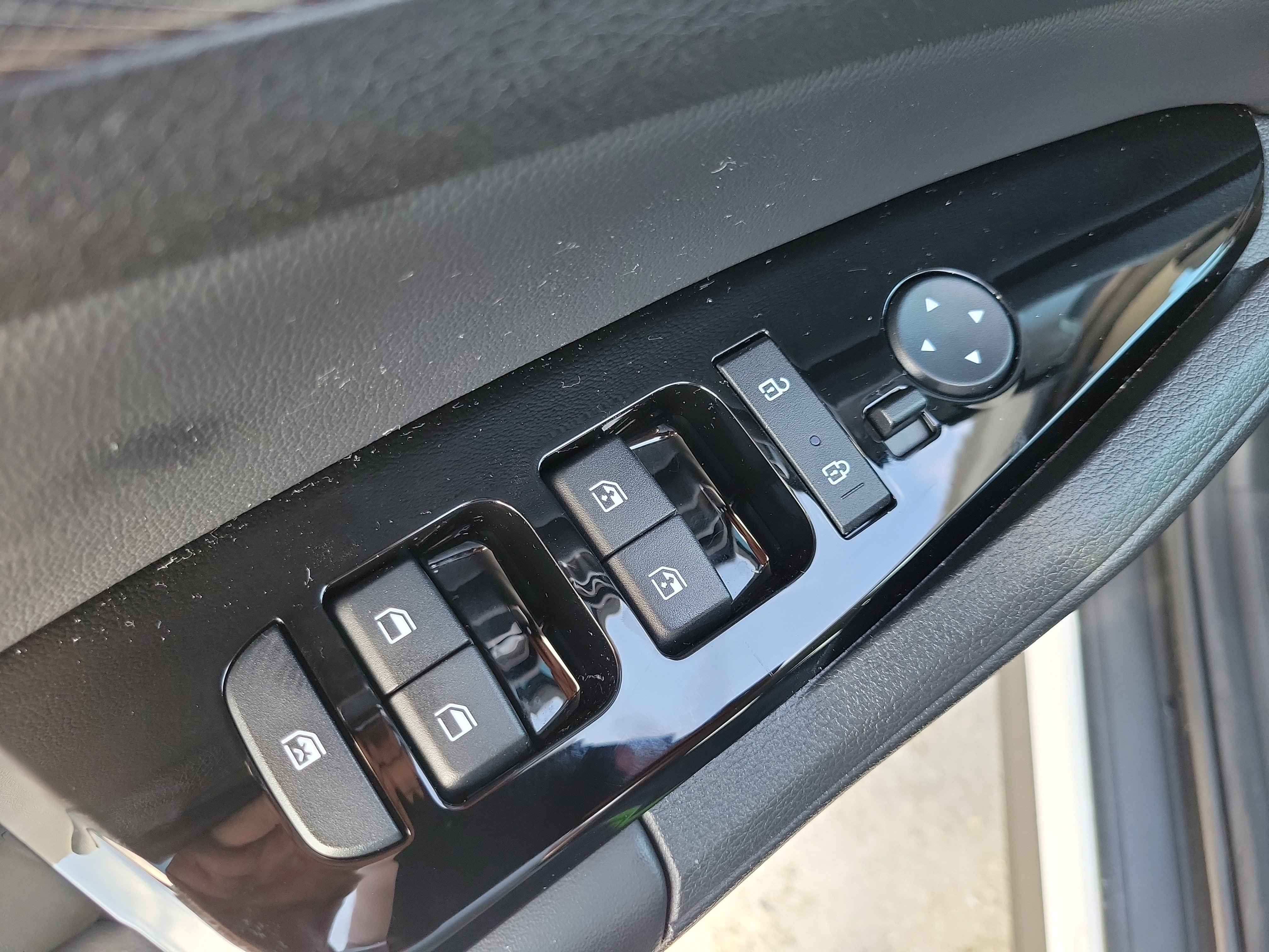 Used 2023 Kia Sportage SX image 17