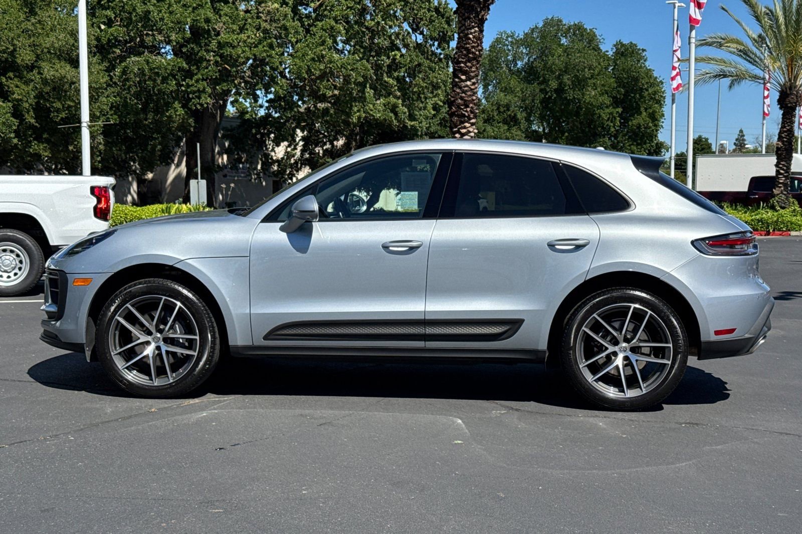 Used 2024 Porsche Macan image 6