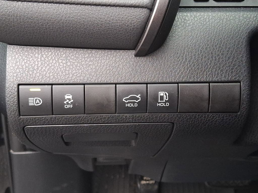 Used 2022 Toyota Camry LE image 22