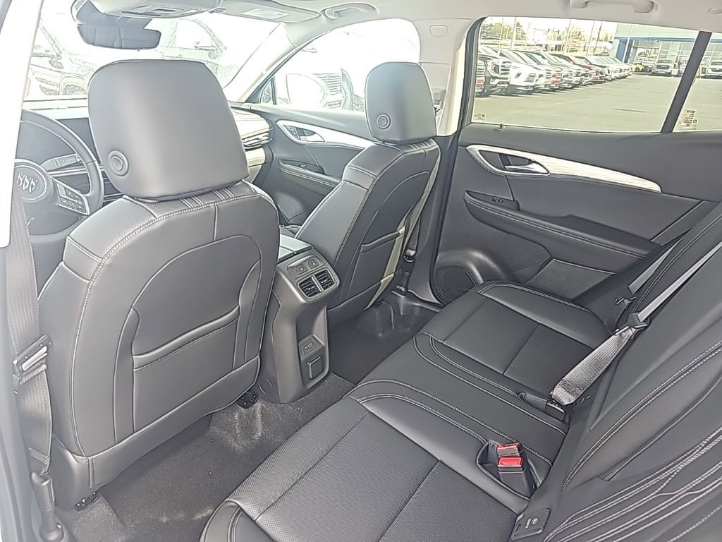 New 2026 Buick Envision Avenir image 9