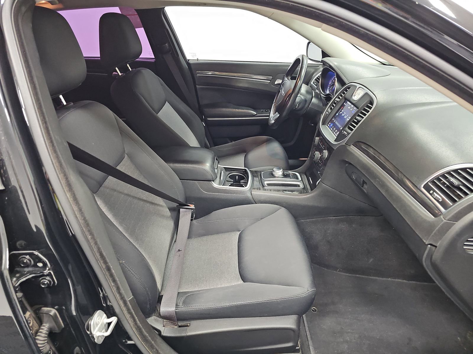 Used 2021 Chrysler 300 Touring w/ Sport Appearance Package image 8