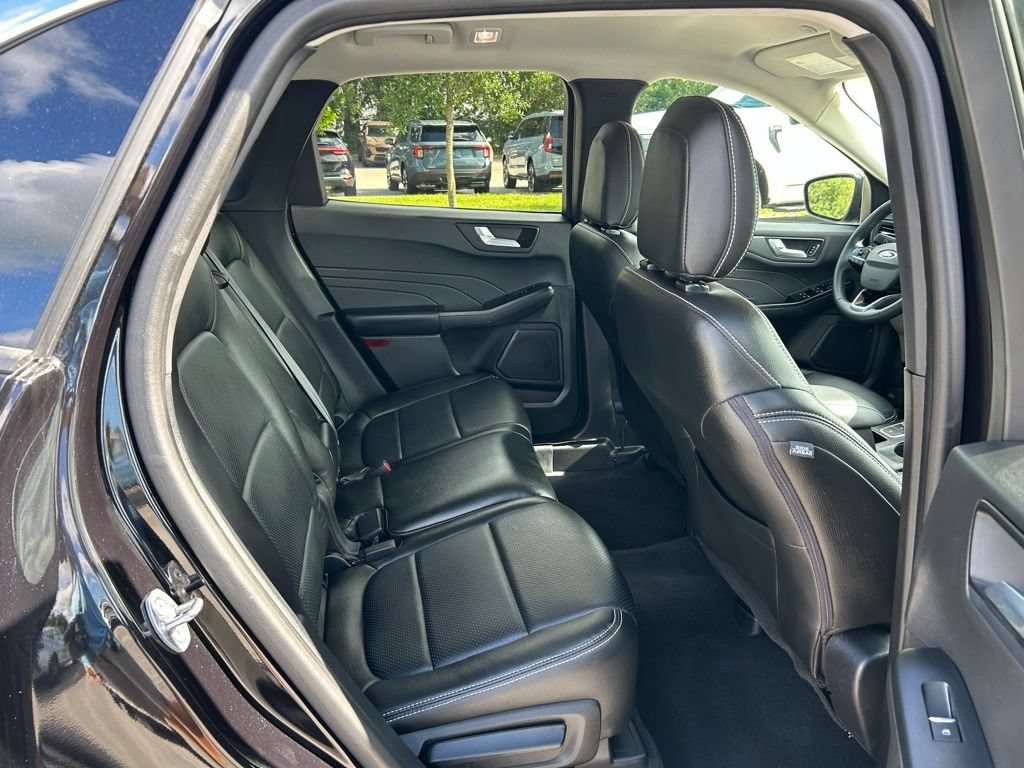 New 2023 Ford Escape SE FWD image 44