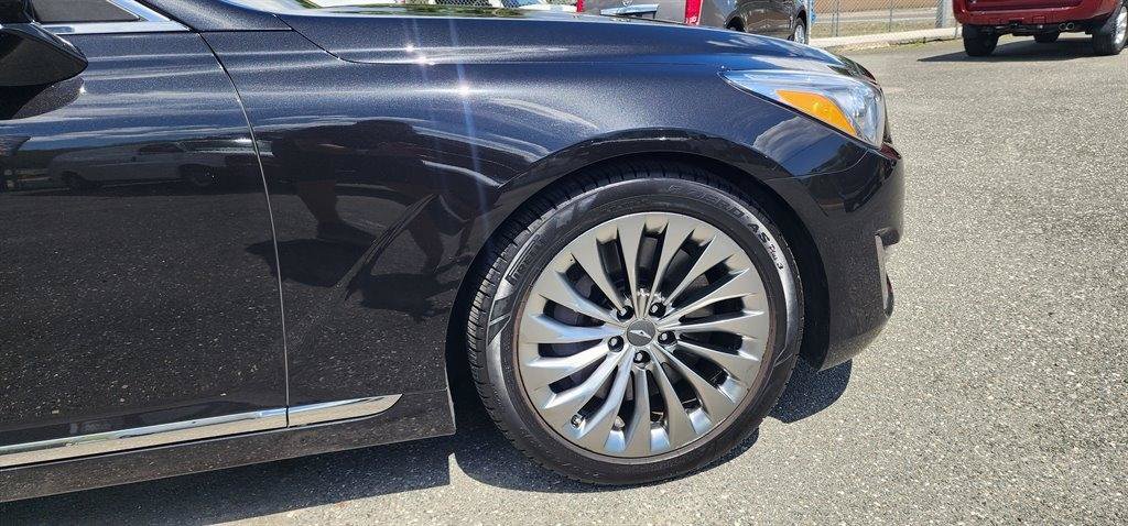 Used 2018 Genesis G90 5.0 Ultimate RWD image 8