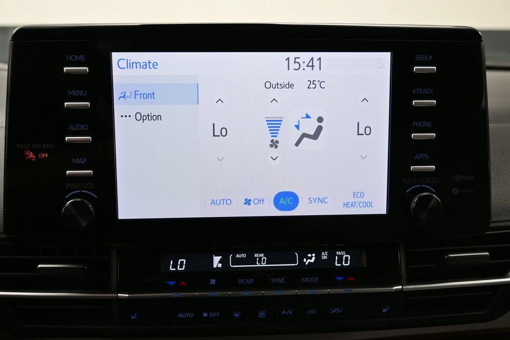 Used 2021 Toyota Sienna LE FWD image 18
