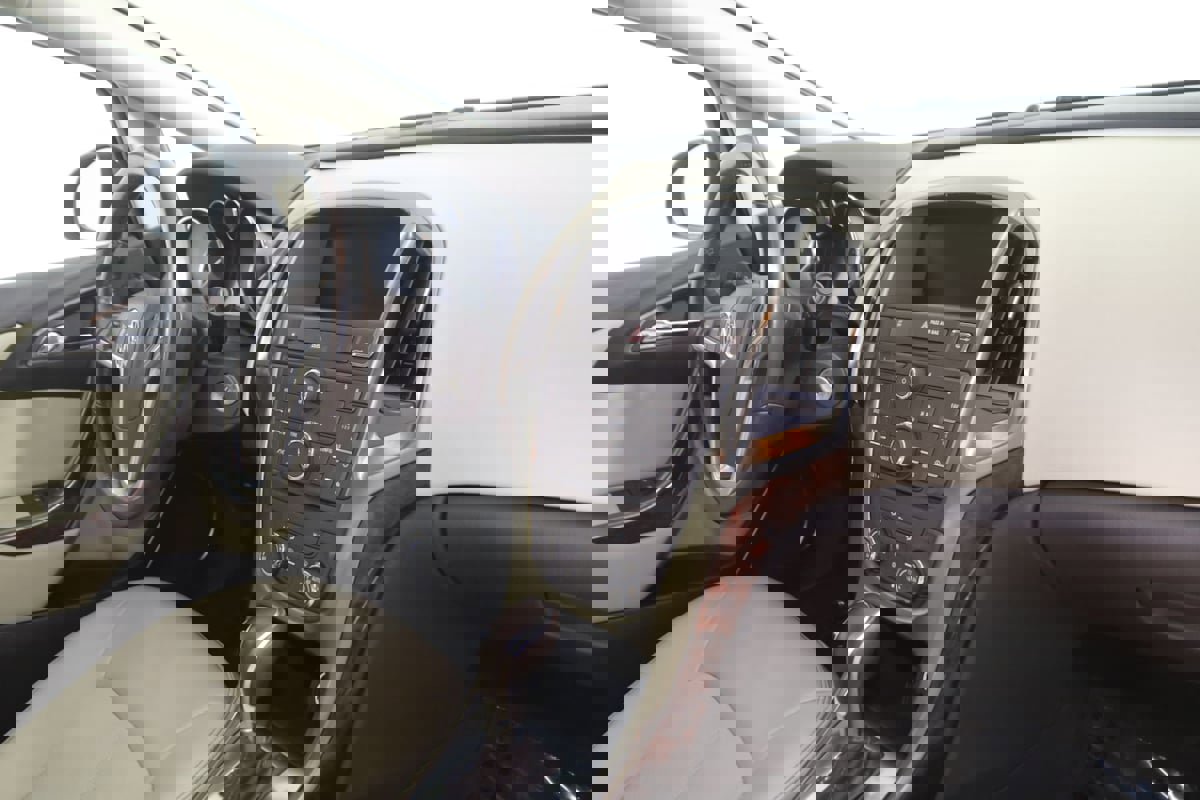 Used 2016 Buick Verano FWD image 36