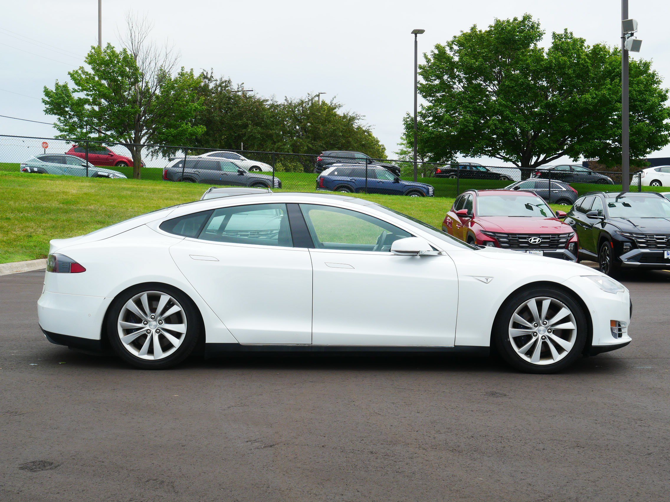 Used 2015 Tesla Model S 90D AWD/4WD image 5