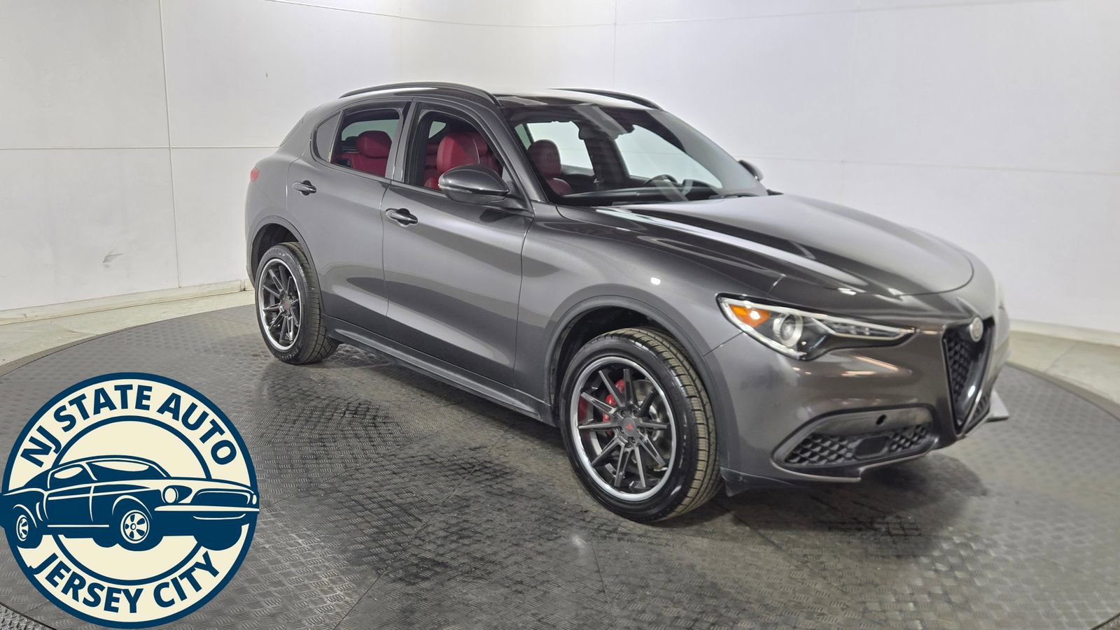 Used 2022 Alfa Romeo Stelvio Sprint image 1