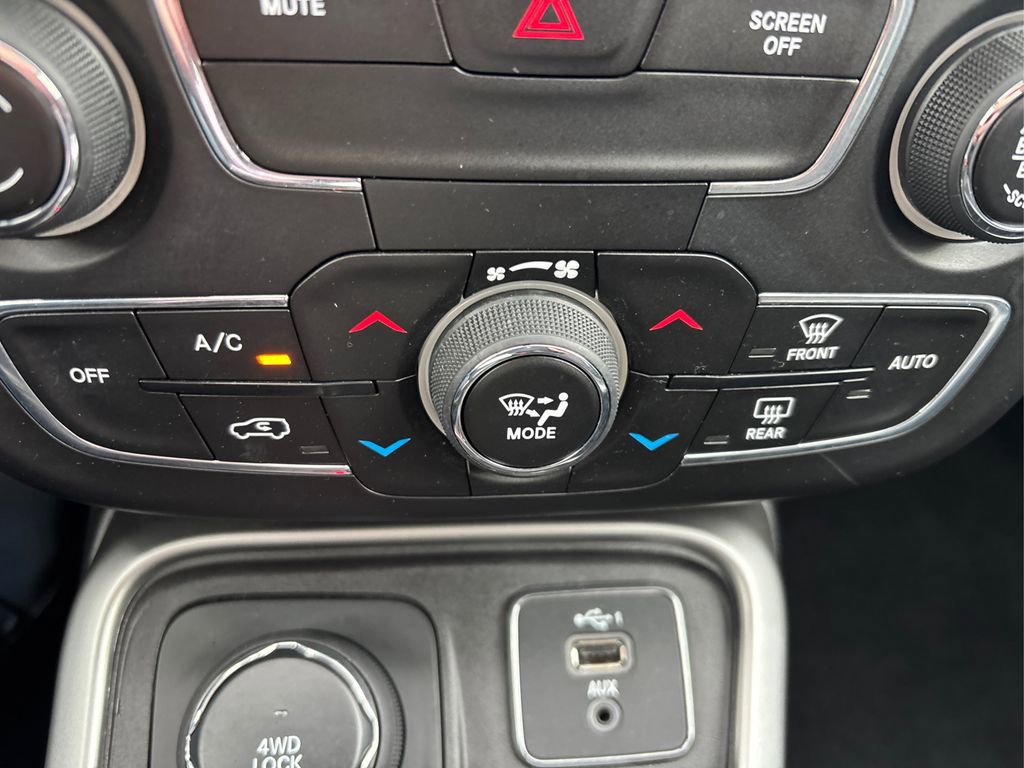 Used 2020 Jeep Compass Latitude w/ Cold Weather Group image 28