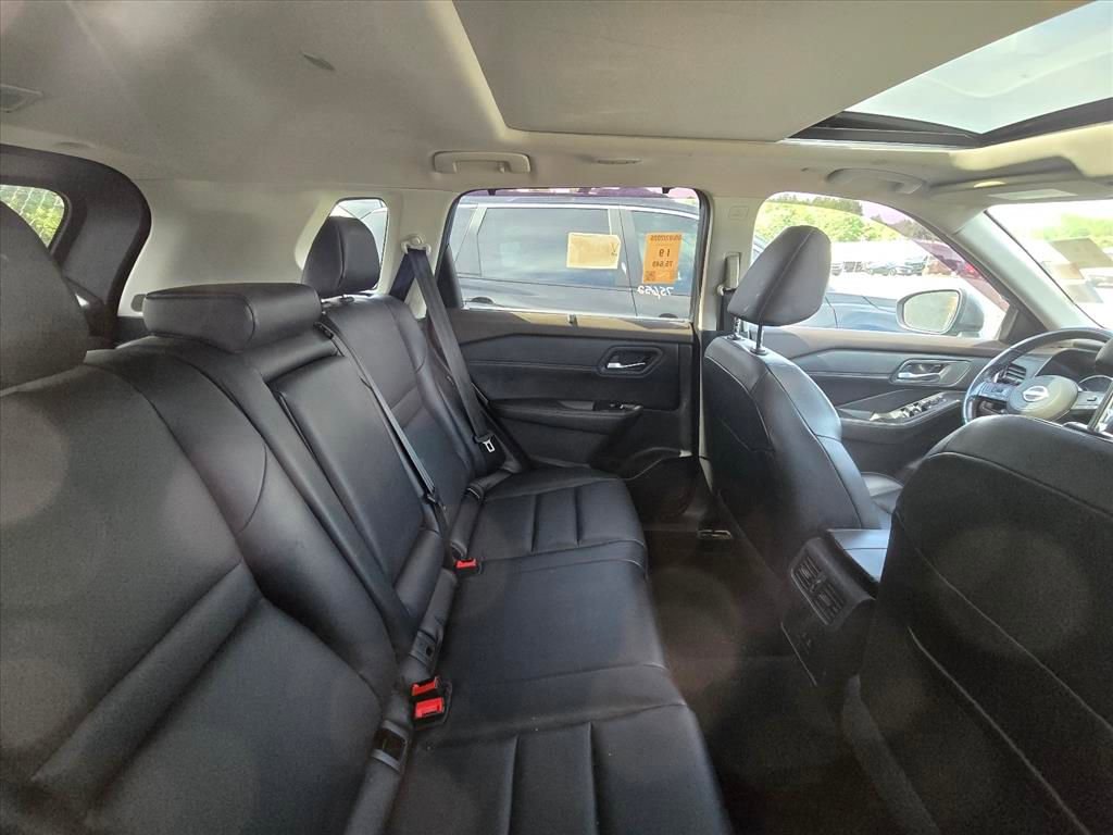 Used 2023 Nissan Rogue SV w/ SV Premium Package AWD/4WD image 7