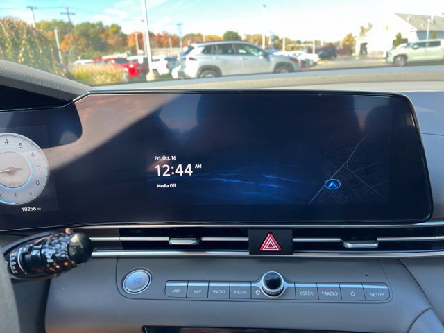 Used 2024 Hyundai Elantra SEL FWD image 18