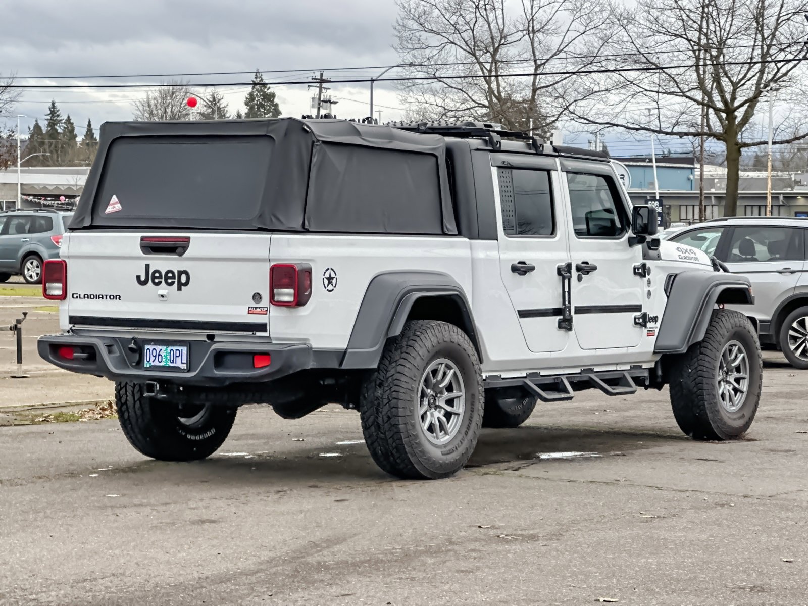 Used 2024 Jeep Gladiator Sport image 4