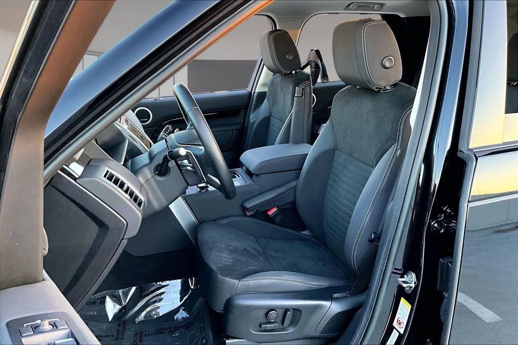 Certified 2023 Land Rover Discovery S AWD/4WD image 19