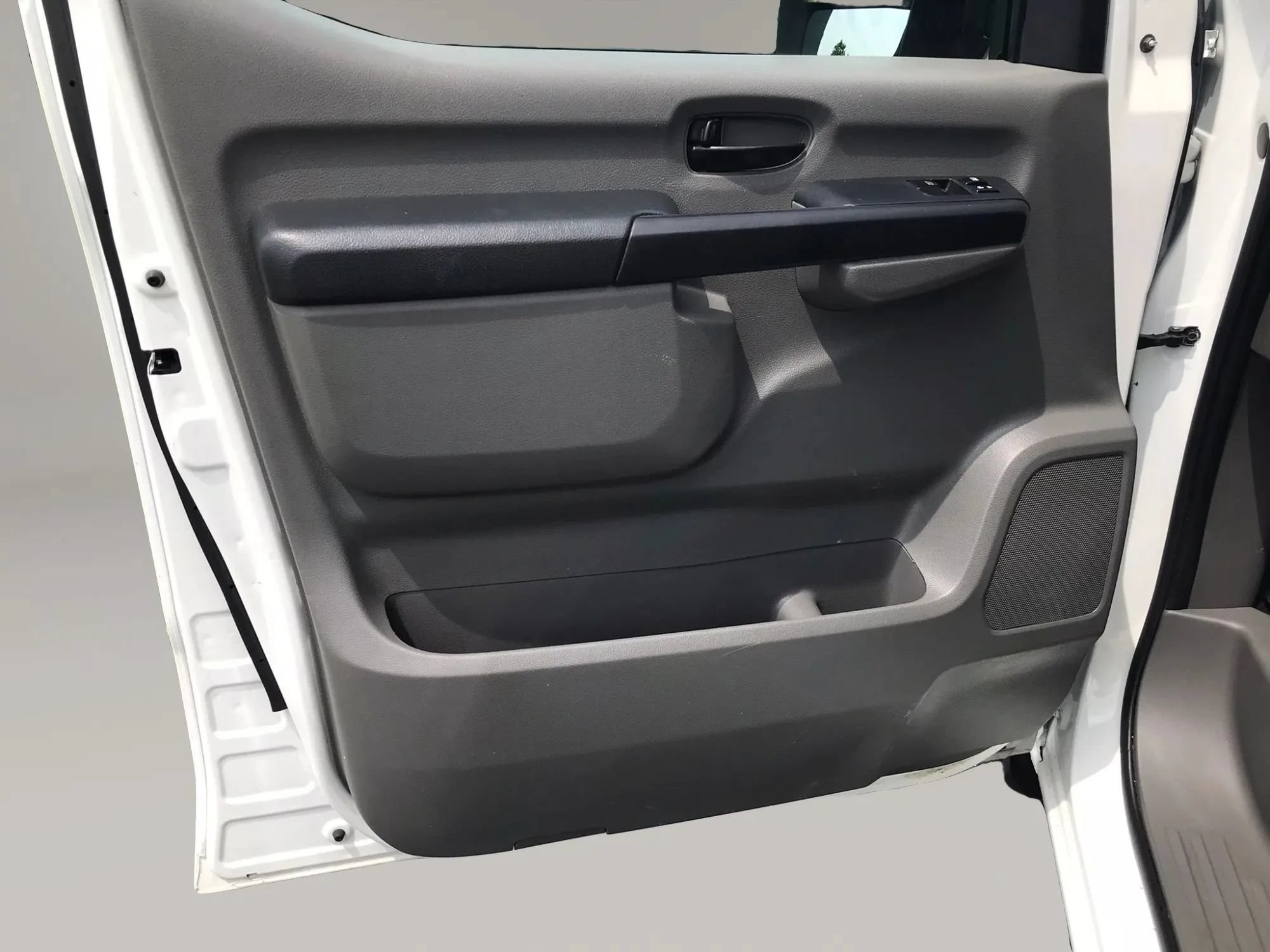 Used 2018 Nissan NV 2500 SV w/ Navigation Package RWD image 13