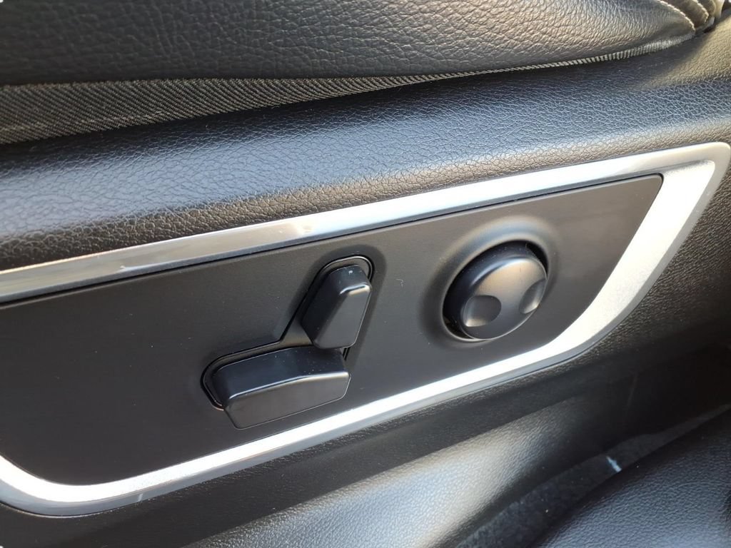 Used 2023 RAM 1500 Laramie AWD/4WD image 13