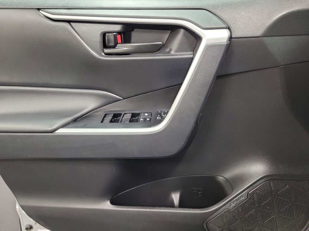 Used 2023 Toyota RAV4 LE image 21