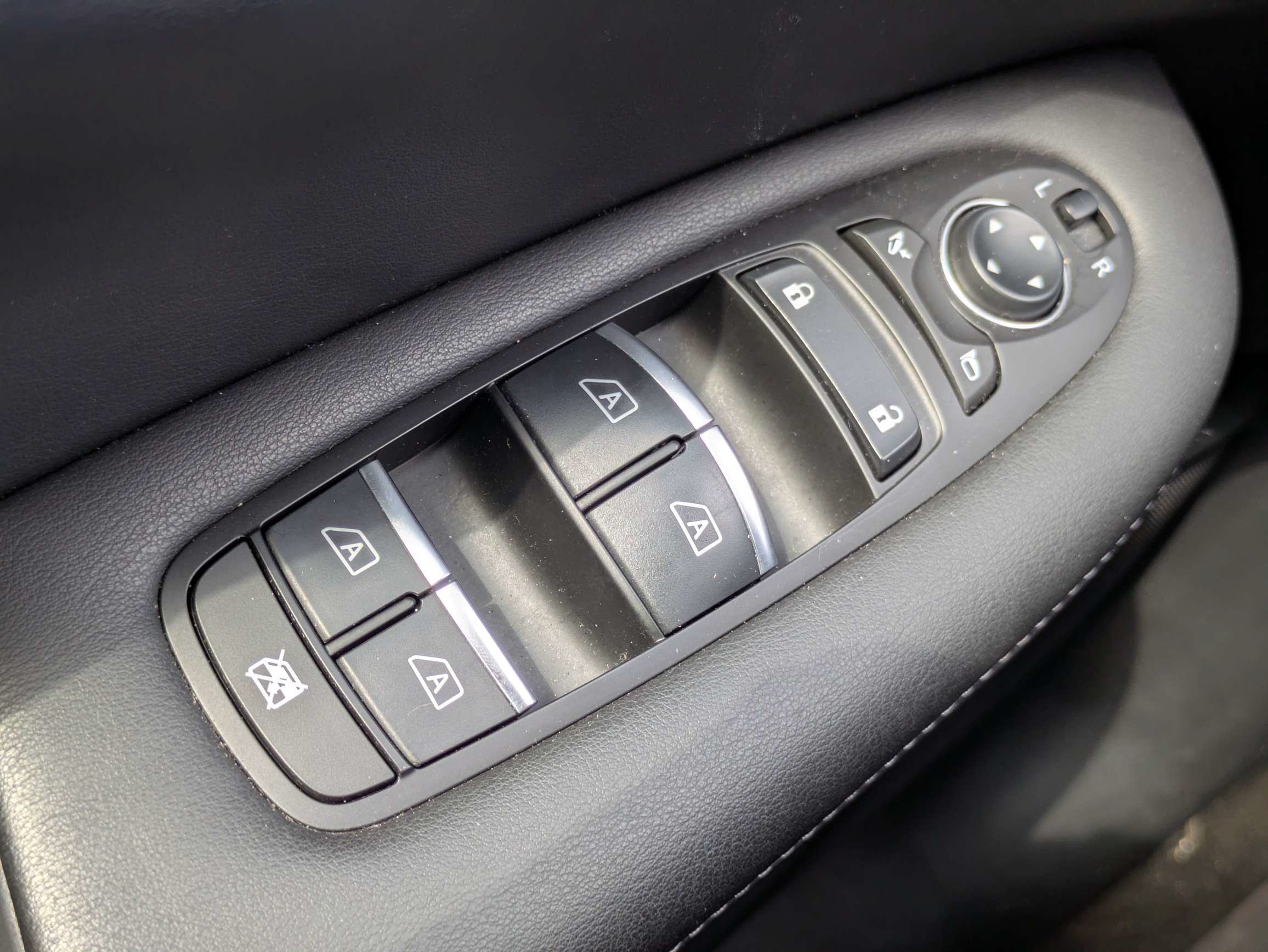 Used 2023 INFINITI QX50 Sport AWD/4WD image 14