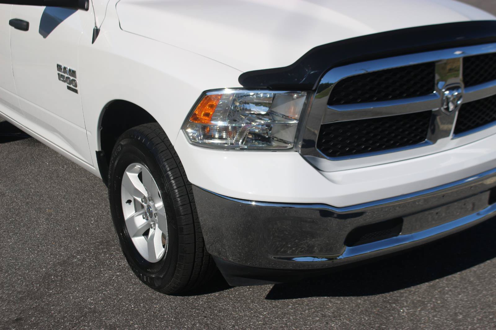 Used 2023 RAM 1500 Classic SLT w/ Trailer & Traction Group AWD/4WD image 9