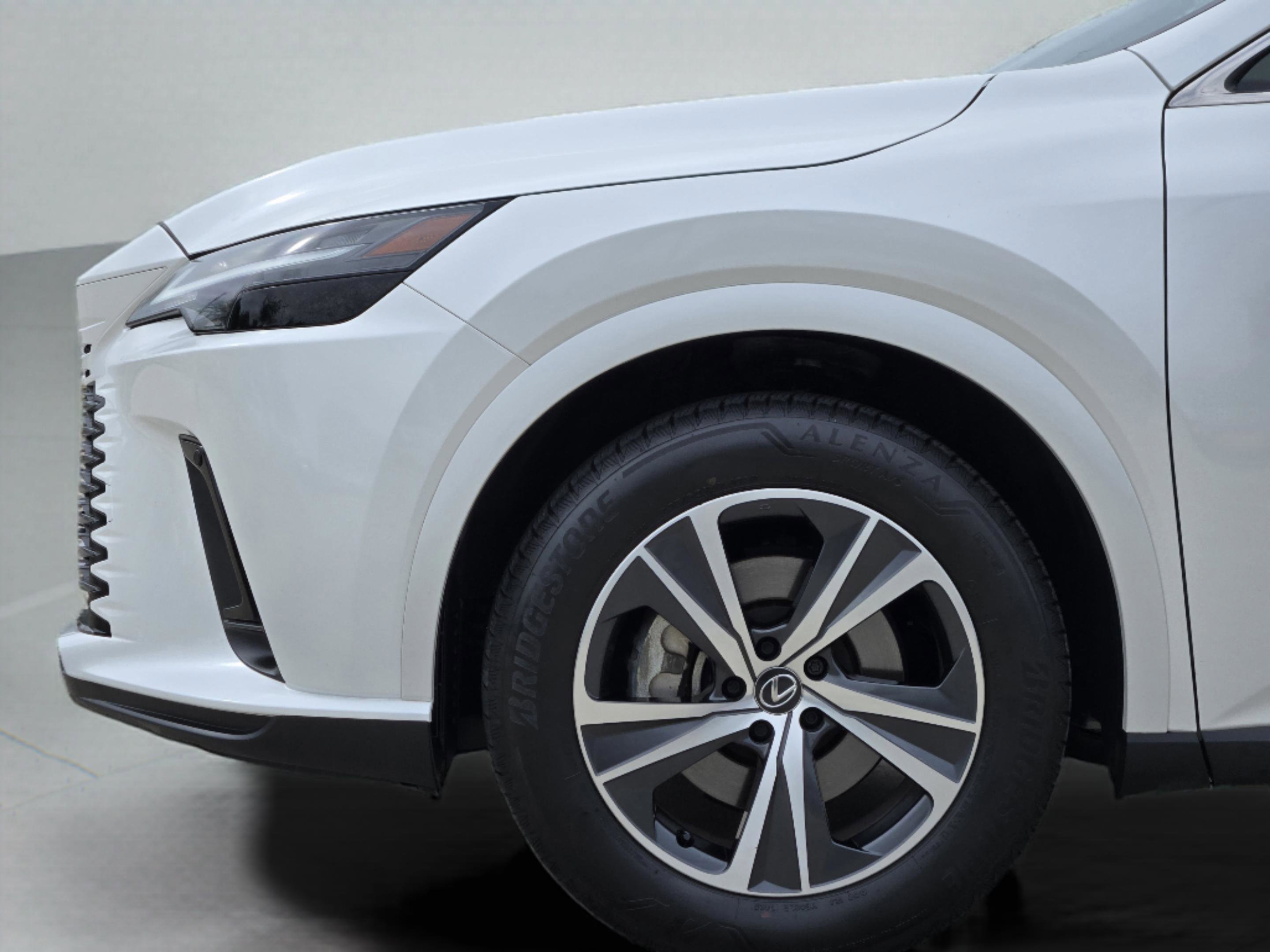 Used 2025 Lexus RX 350 Premium w/ Accessory Package (Z1) FWD image 35
