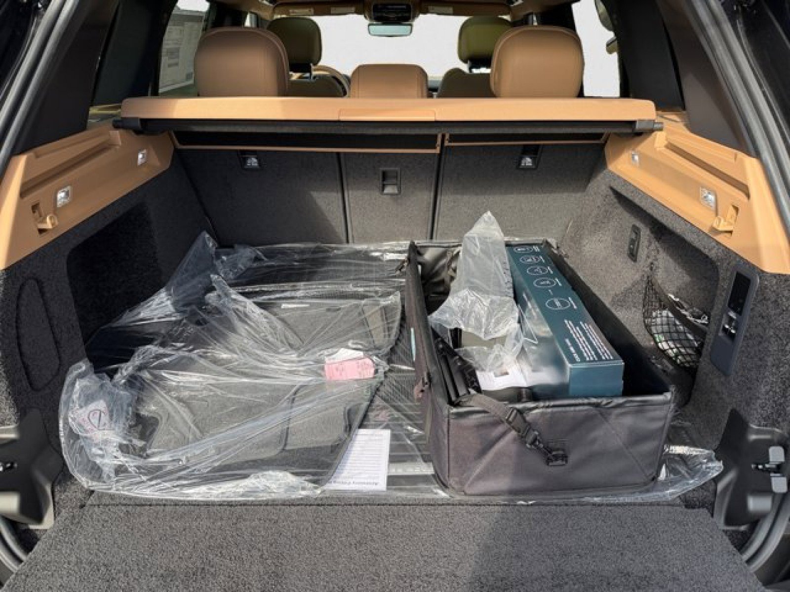 New 2026 Land Rover Range Rover SE image 19