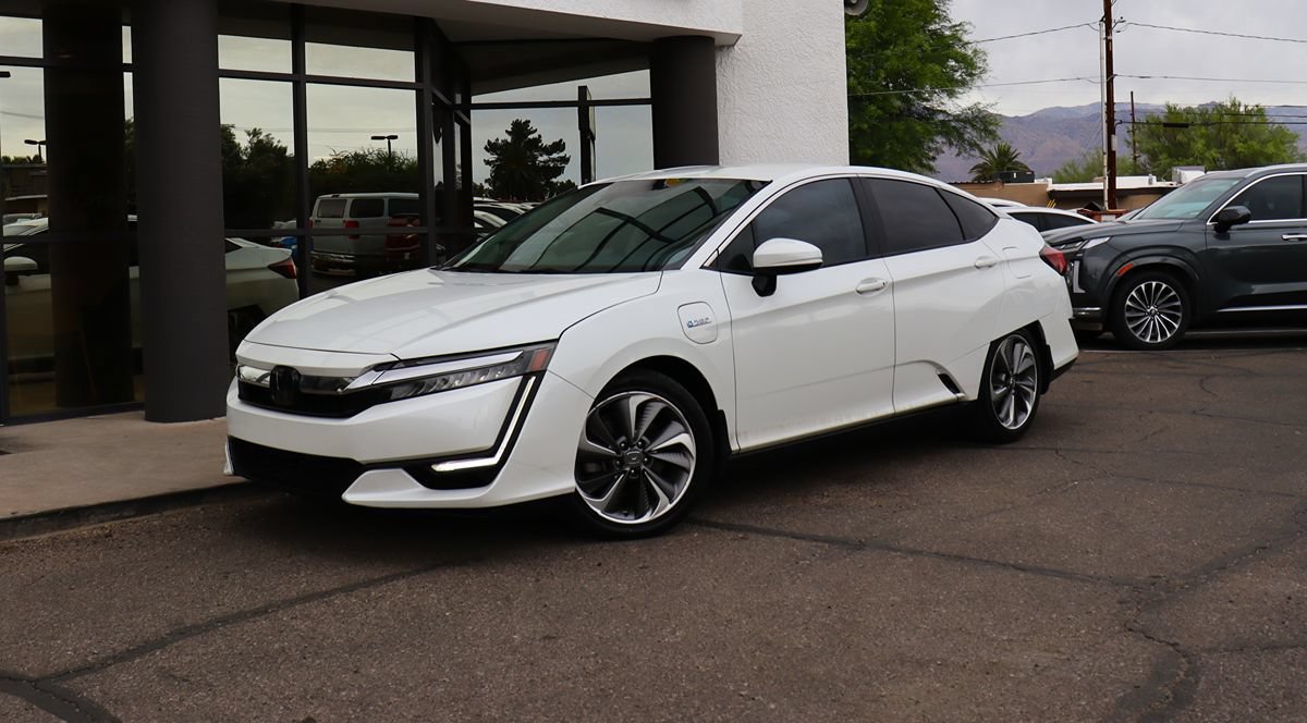 Used 2018 Honda Clarity Plug-In Hybrid image 2