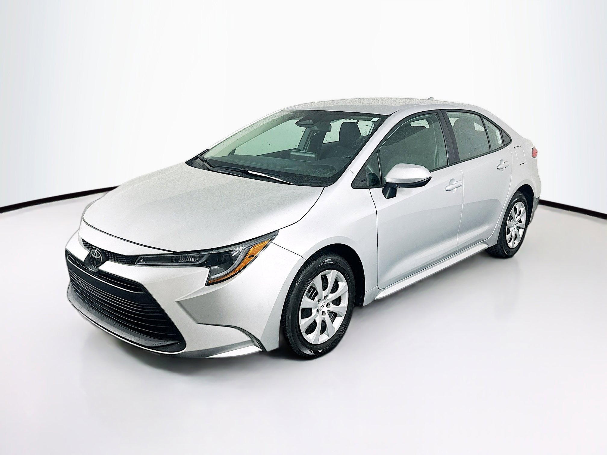 Used 2024 Toyota Corolla LE image 3