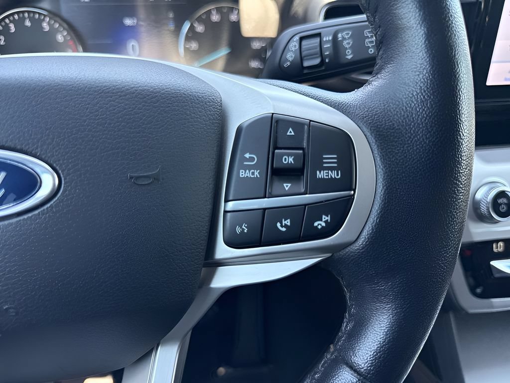 Used 2021 Ford Explorer XLT w/ Equipment Group 202A AWD/4WD image 16