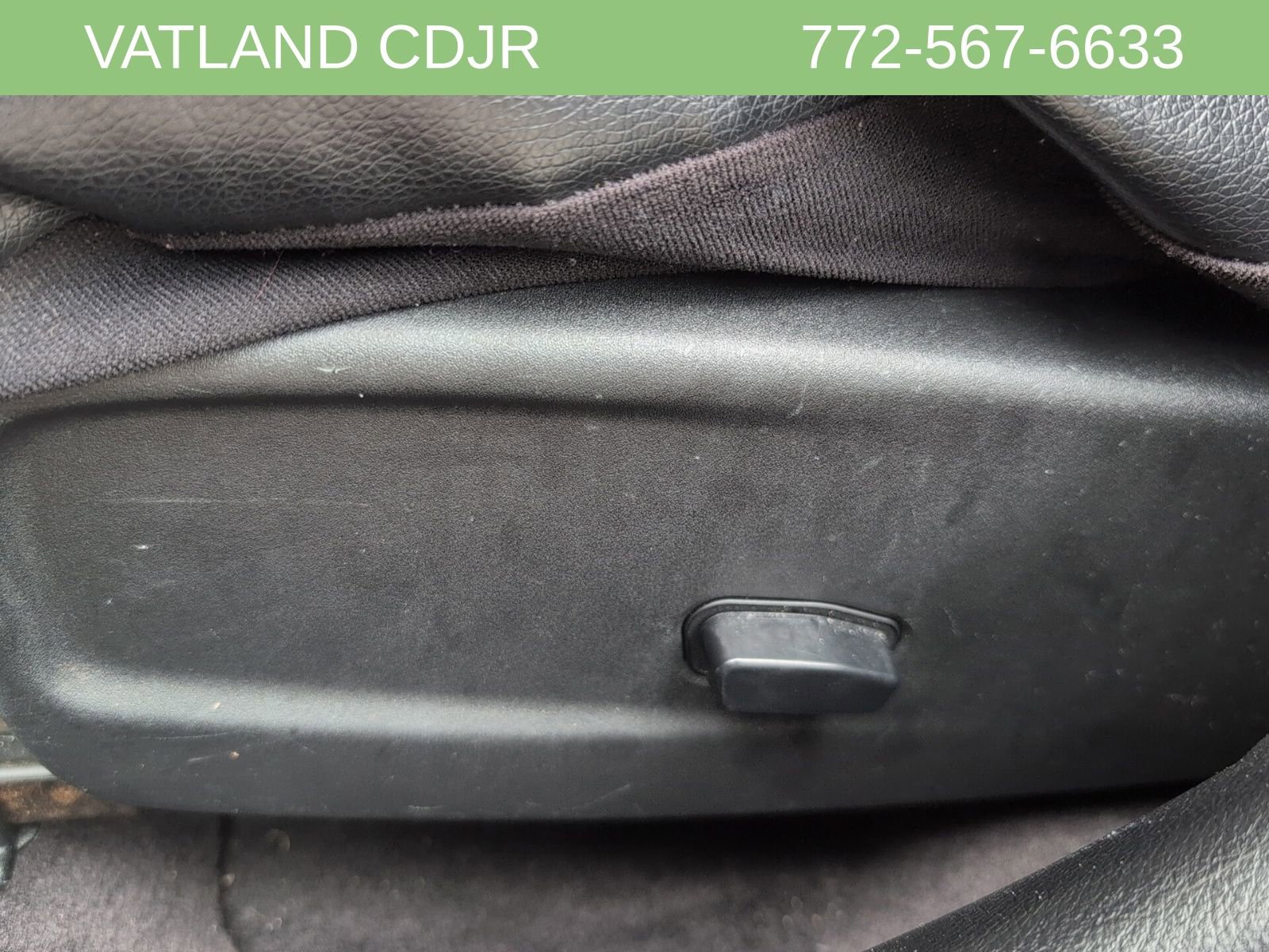 Used 2018 Dodge Charger SXT w/ Blacktop Package image 32
