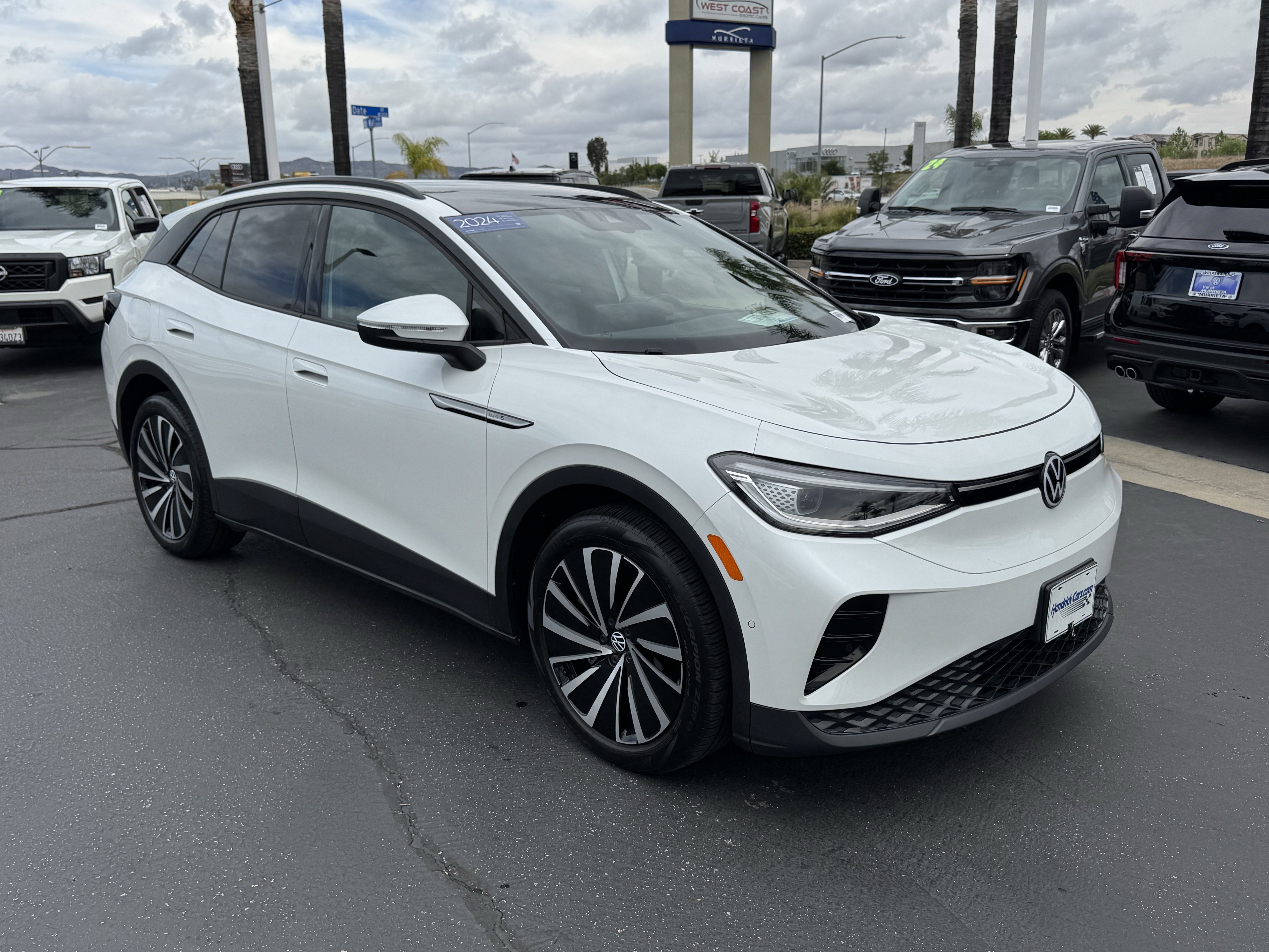 Used 2024 Volkswagen ID.4 S image 2