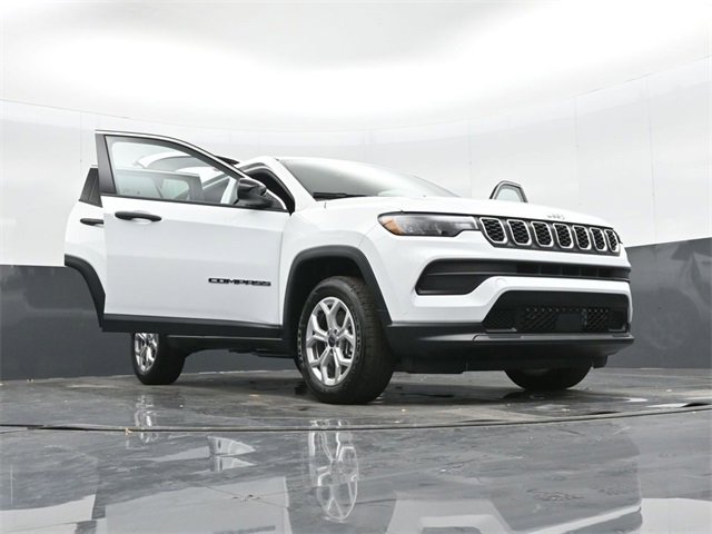 Used 2025 Jeep Compass Sport image 51