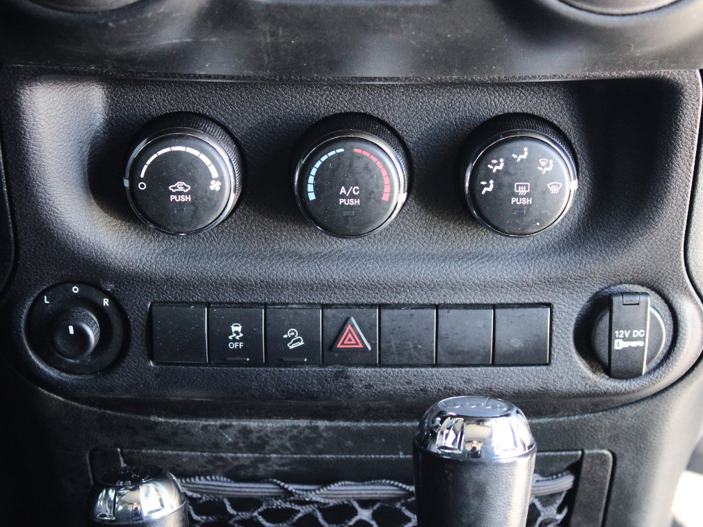 Used 2018 Jeep Wrangler Sport S image 21