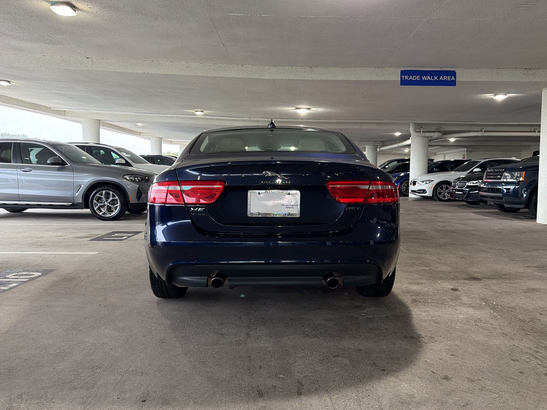 Used 2018 Jaguar XE RWD image 8