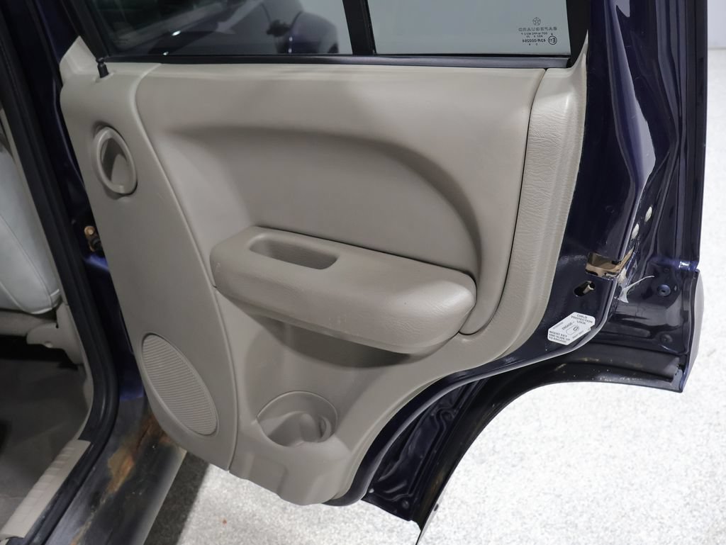 Used 2007 Jeep Liberty Sport AWD/4WD image 20