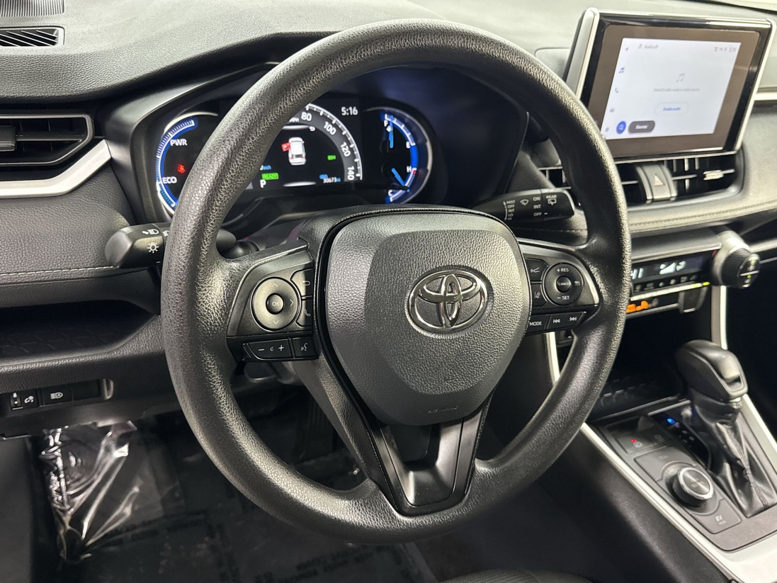Used 2025 Toyota RAV4 LE AWD/4WD image 28