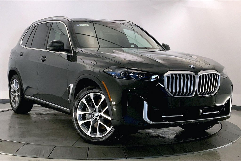 New 2026 BMW X5 xDrive50e w/ Climate Comfort Package AWD/4WD image 11