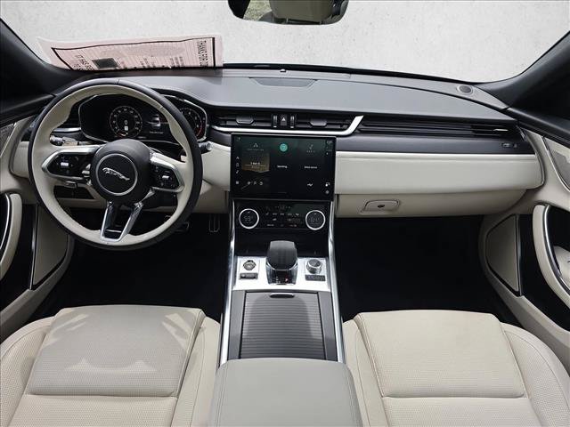 Used 2024 Jaguar XF R-Dynamic SE AWD/4WD image 9