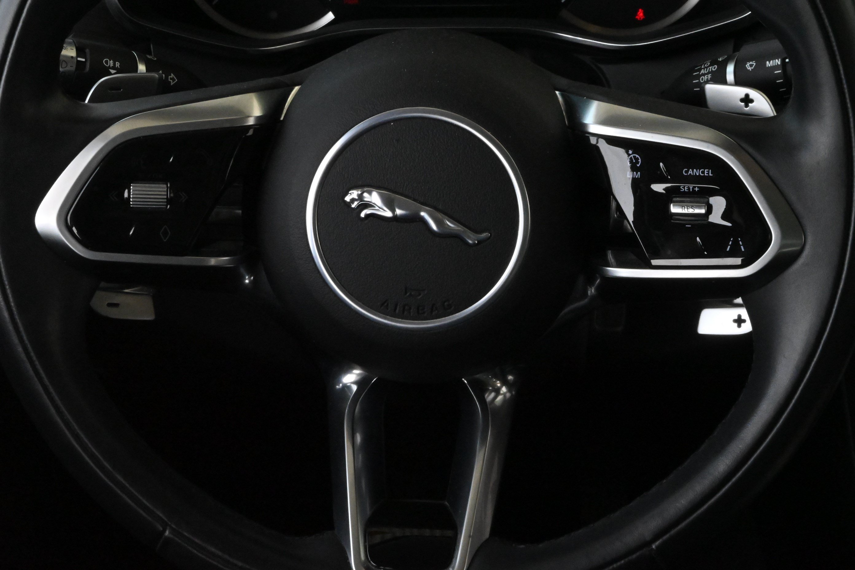 Used 2022 Jaguar F-PACE AWD/4WD image 34