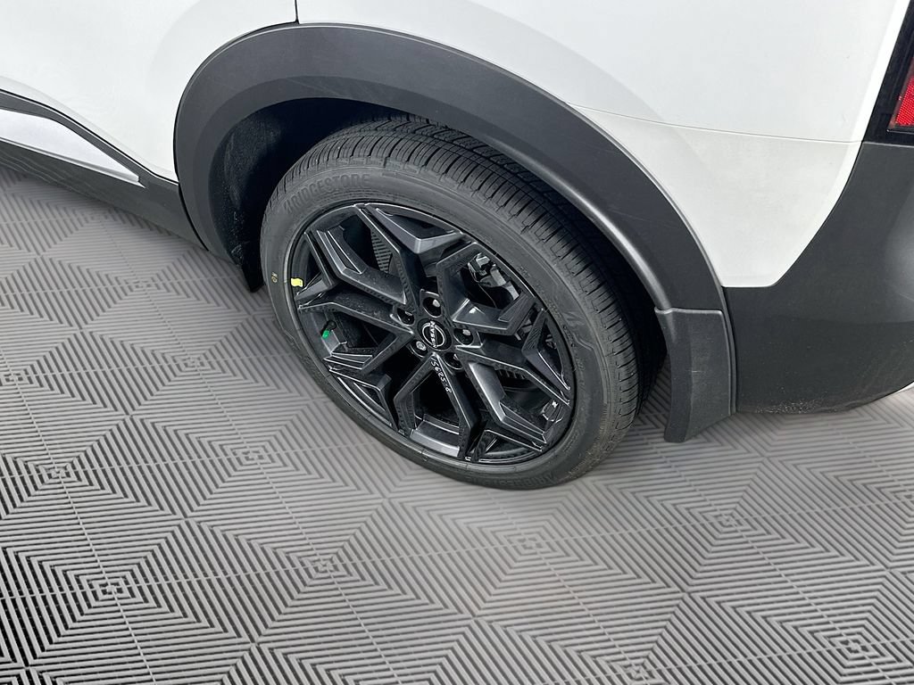 New 2026 Nissan Kicks SR w/ SR Premium Package FWD image 38