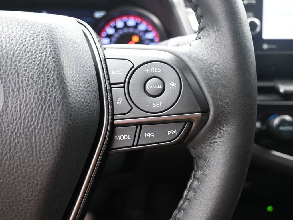 Used 2021 Toyota Camry XSE image 17