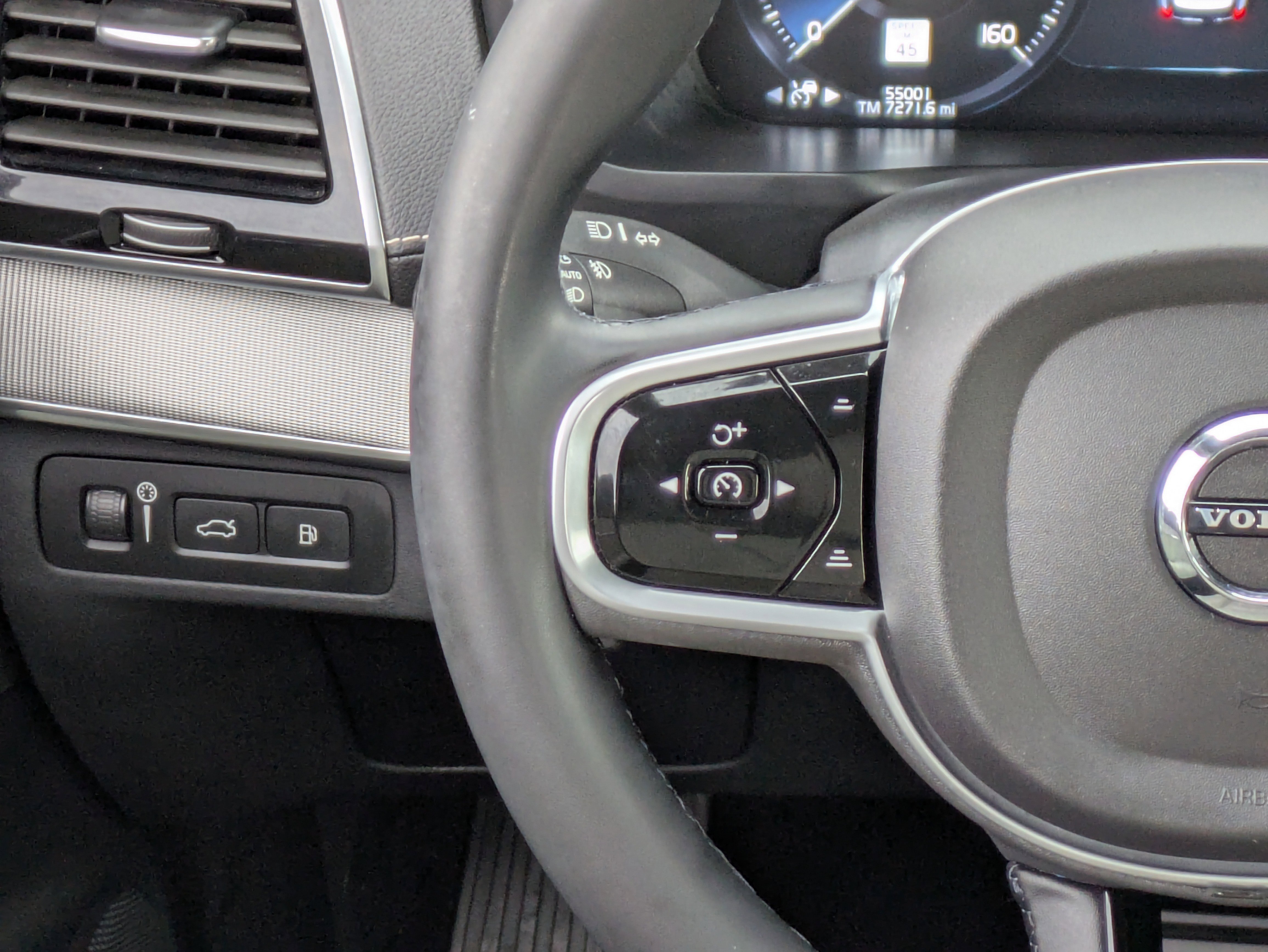 Used 2022 Volvo XC90 T8 R-Design w/ Advanced Package image 24