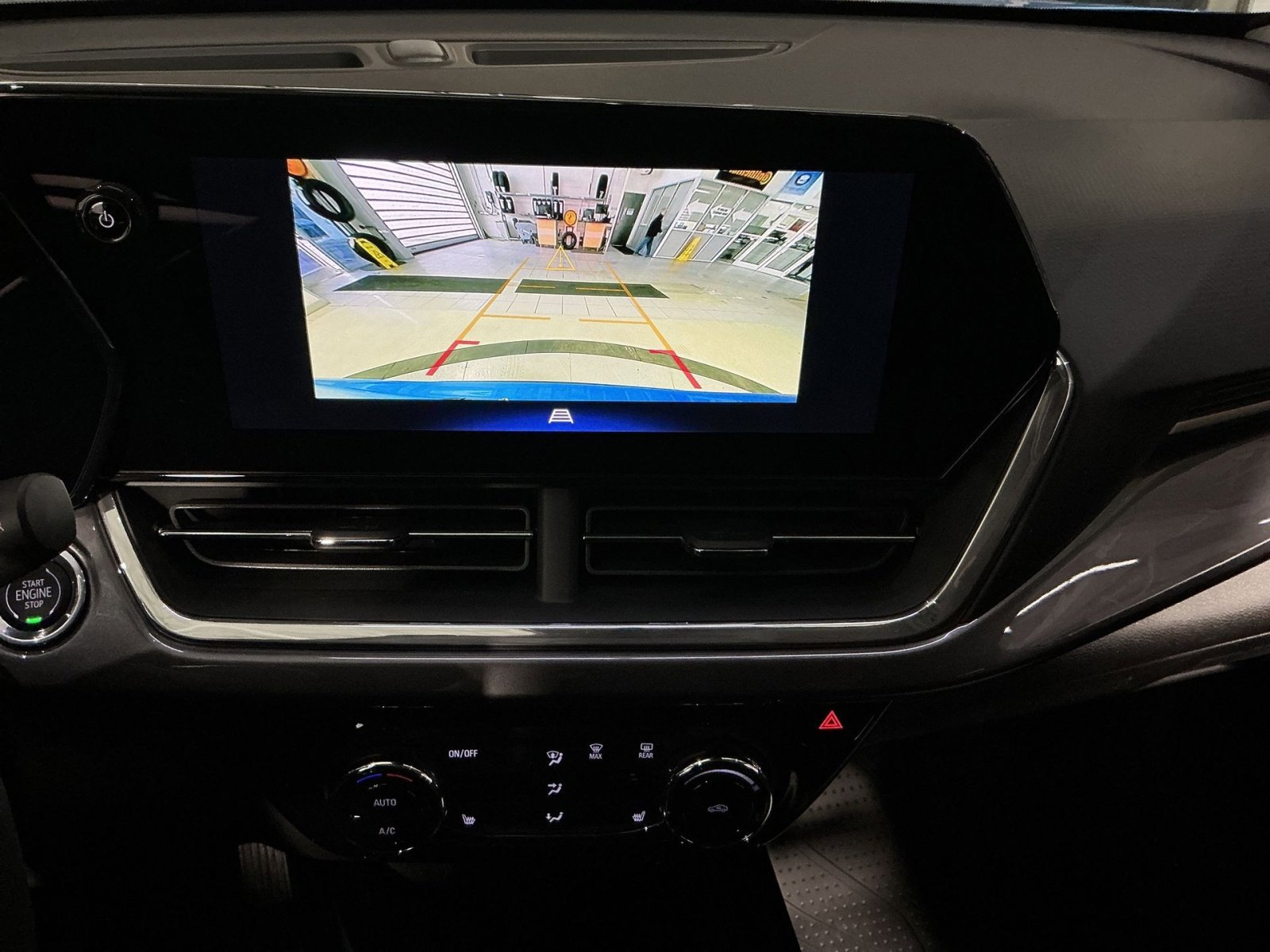 New 2026 Chevrolet Trax ACTIV w/ Sunroof Package image 27