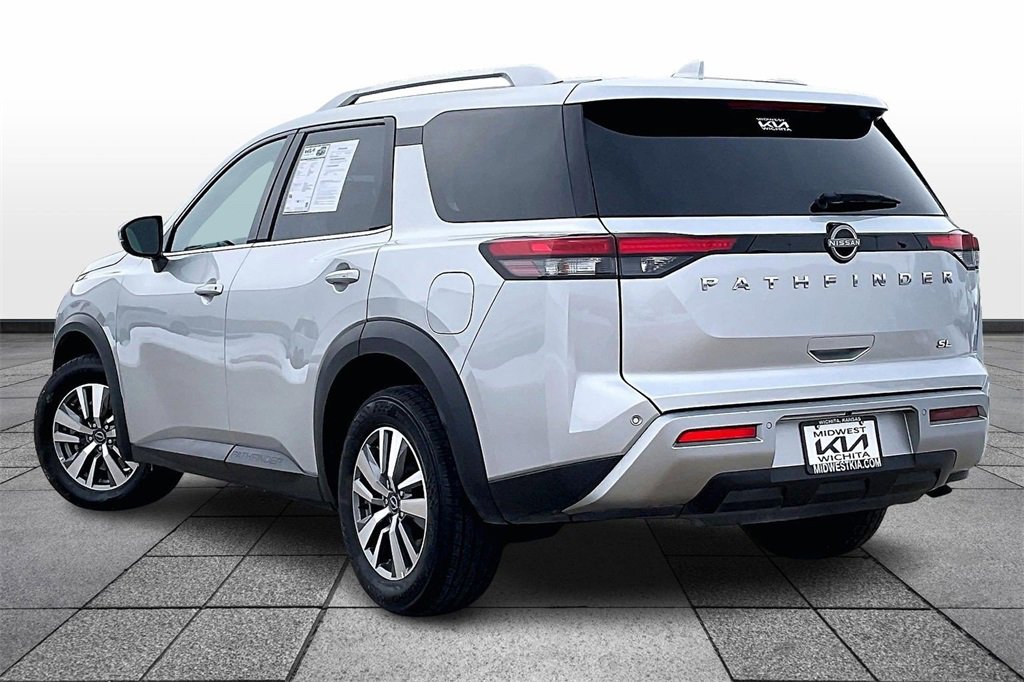 Used 2025 Nissan Pathfinder SL image 12