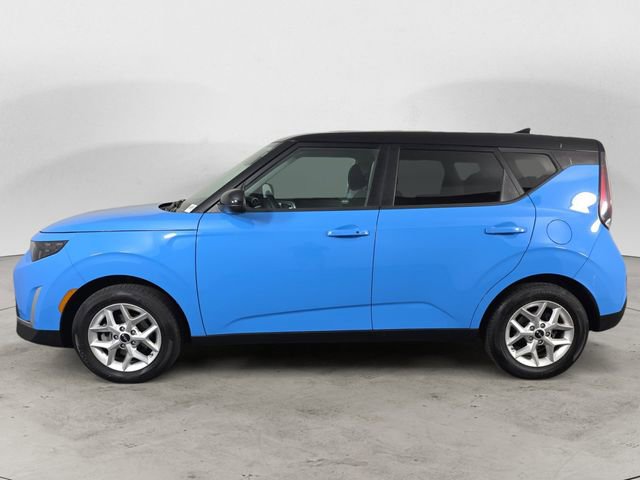 Used 2023 Kia Soul S FWD image 2