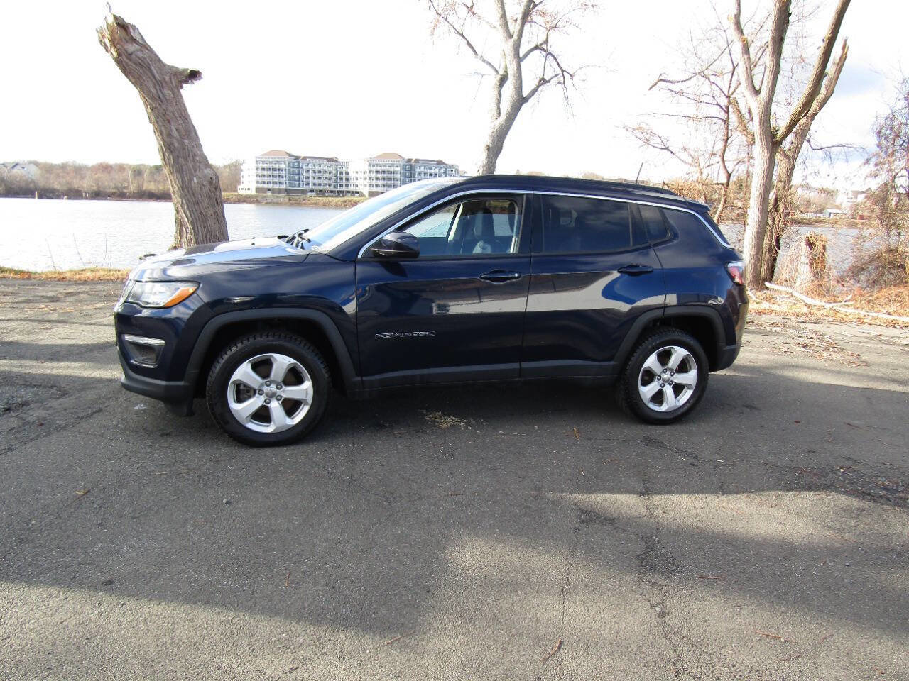 Used 2021 Jeep Compass Latitude image 3