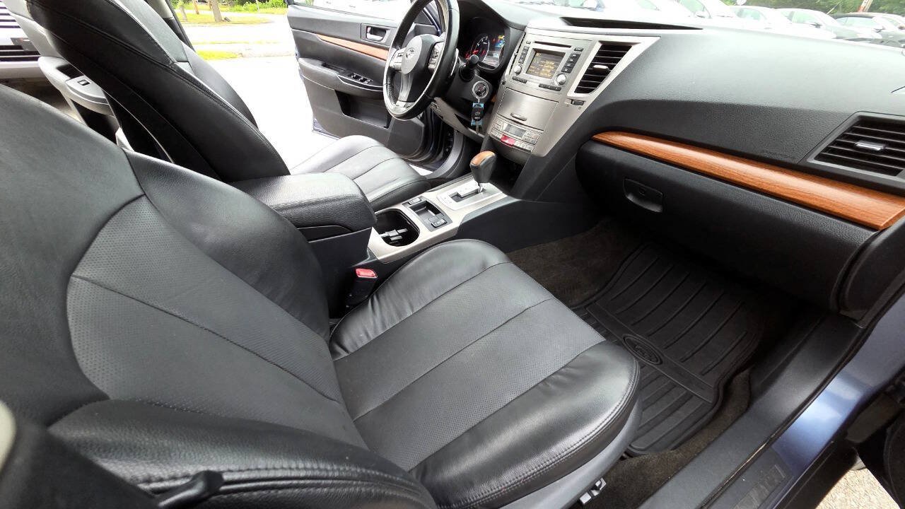Used 2013 Subaru Outback 2.5i Limited w/ Moonroof Pkg AWD/4WD image 42