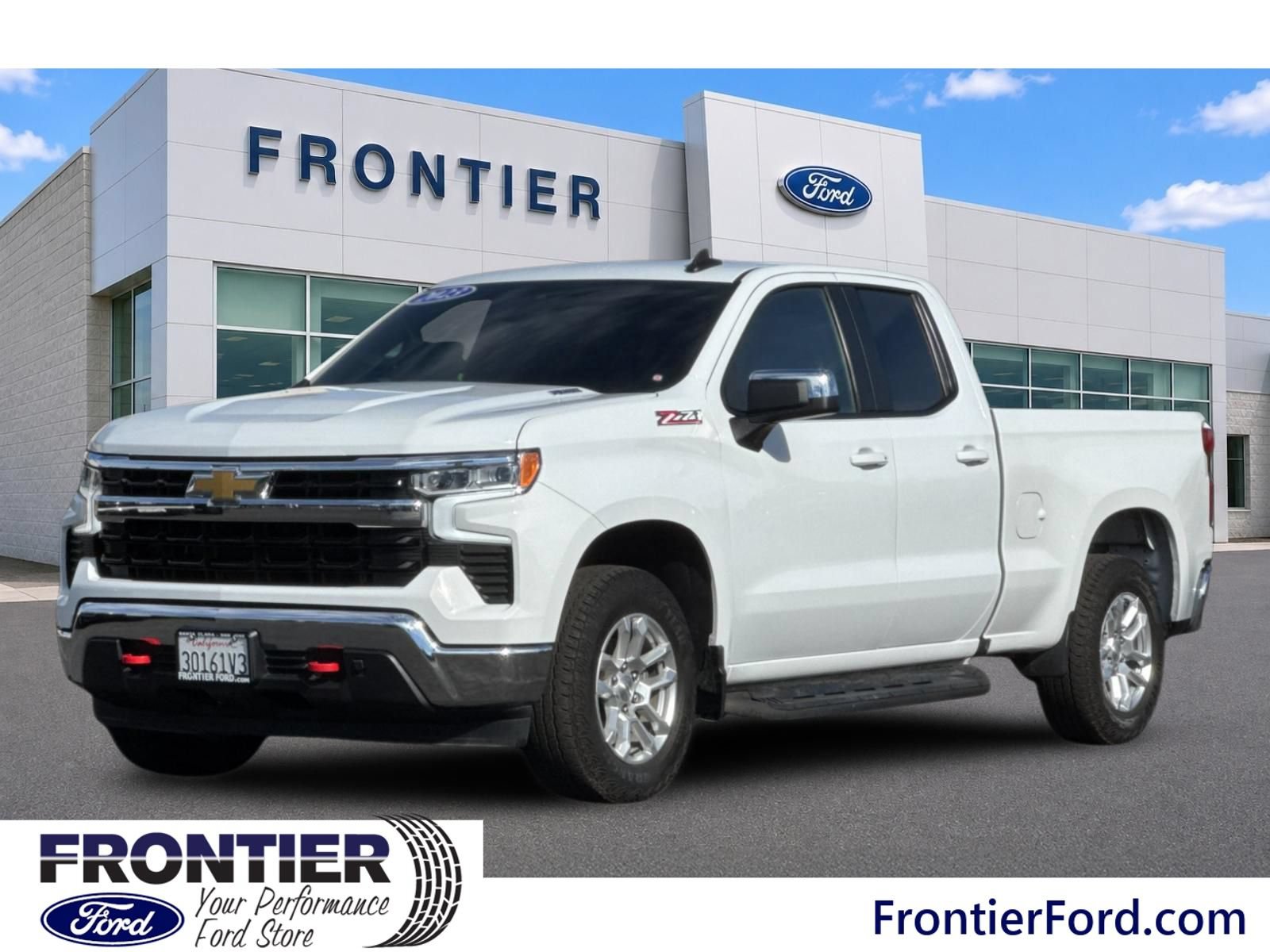 Used 2023 Chevrolet Silverado 1500 LT w/ Z71 Off-Road Package AWD/4WD image 9